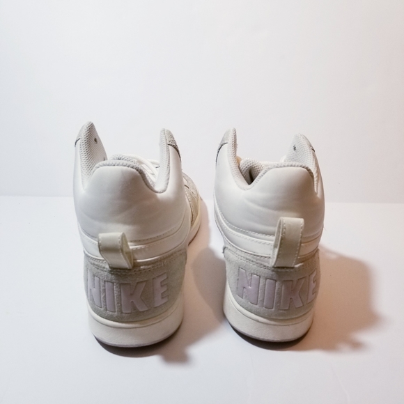 Nike Women Court Borough Mid Basketball Shoes 8.5 - Picture 3 of 6